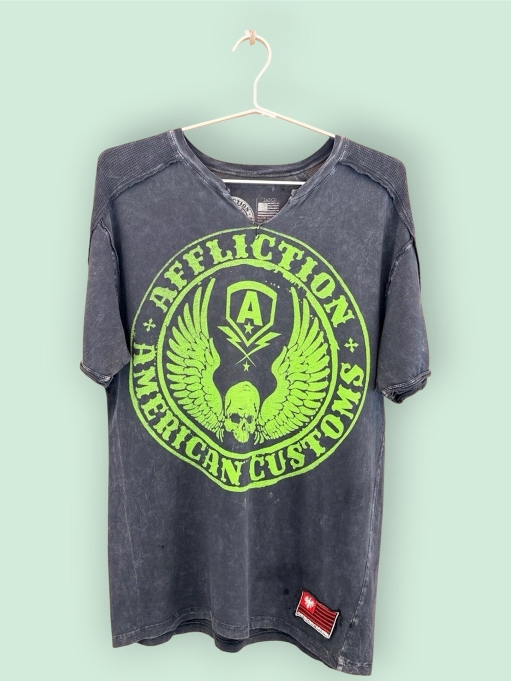 Affliction Men's Graphic T-Shirt Large Neon Green Skull Wings - Picture 13 of 13